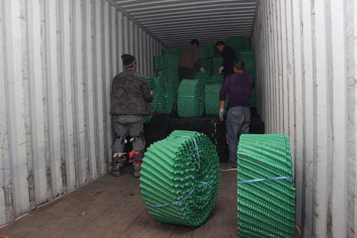 Round cooling tower fills are loaded by our workerse